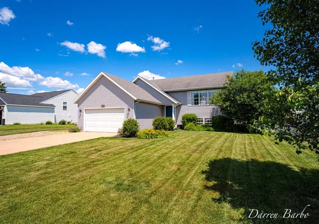 Homes for sale in Hudsonville, MI | 7904 Westside Dr, Hudsonville, MI 49426 | MLS# 70541491