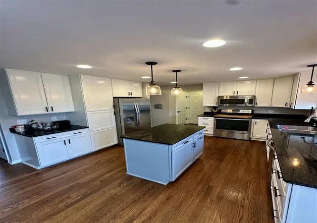 3rd image of 7785 Dover Dr, Ypsilanti, MI 48197 | MLS# 70493070