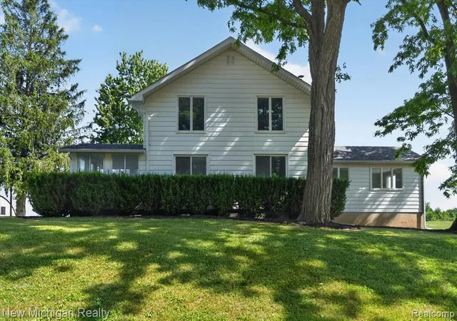 Homes for sale in Byron, MI | 11374 Lahring Rd, Byron, MI 48418 | MLS# 61001813