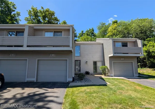 Homes for sale in Okemos, MI | 2085 Fox Hollow Dr, Okemos, MI 48864 | MLS# 61003498