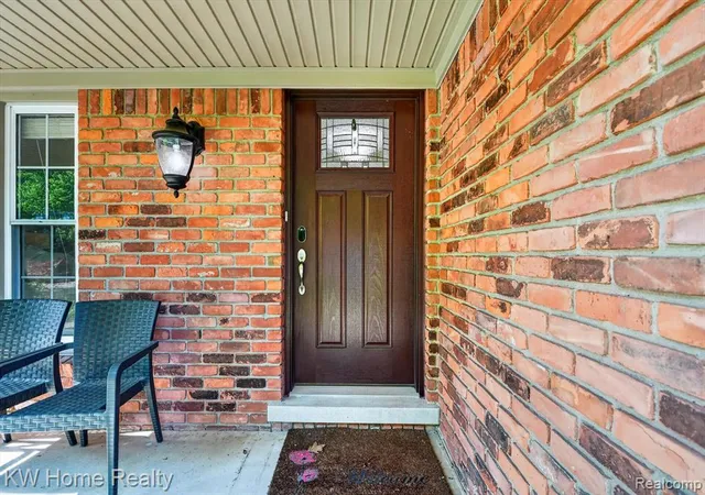 Photo 5 of Single Family Residence at 33717 Heritage Hills Dr, Farmington Hills, MI 48331 | MLS# 60999542 |  | Sold on 2026-06-29