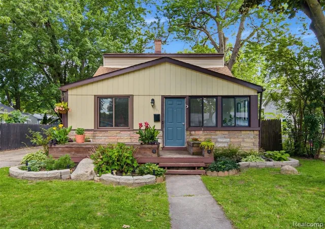 Homes for sale in Hazel Park, MI | 141 W Meyers Ave, Hazel Park, MI 48030 | MLS# 61006684