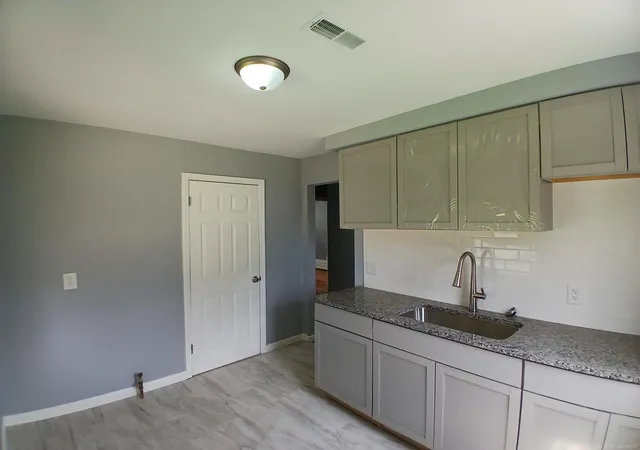 12th image of 11234 Essex Ave, Warren, MI 48089 | MLS# 50186156