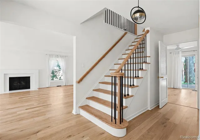 Photo 4 of Sale Pending at 4363 Barchester Dr, Bloomfield Hills, MI 48302 | MLS# 61016780 | Listing updated on 2026-08-17