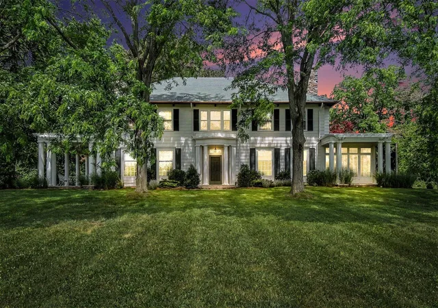 2nd image of 3215 W Dobson Pl, Ann Arbor, MI 48105 | MLS# 70517272