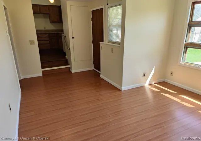 4th image of 24311 Notre Dame St, Dearborn, MI 48124 | MLS# 60985724