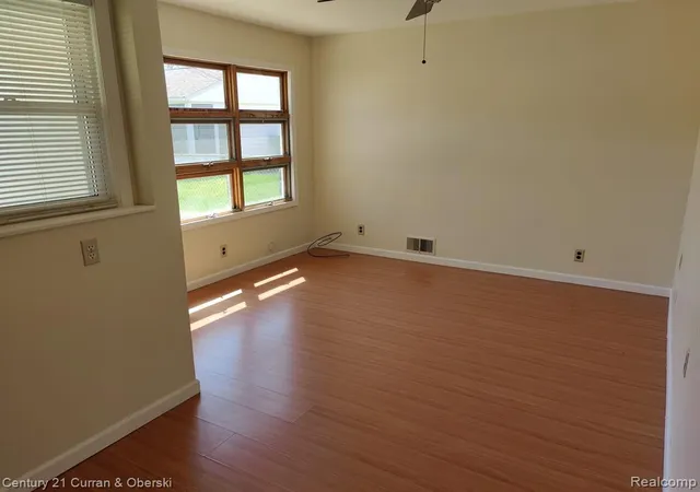 5th image of 24311 Notre Dame St, Dearborn, MI 48124 | MLS# 60985724