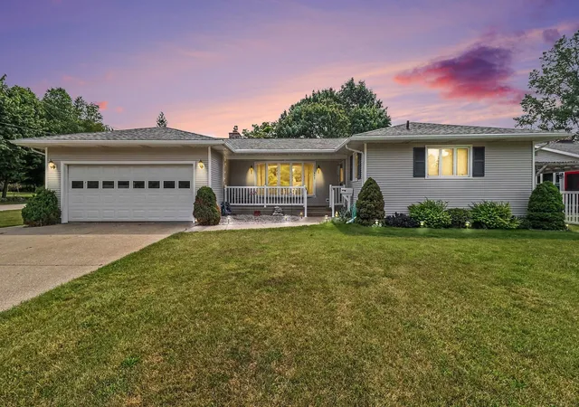1st image of 557 Broad Ave, Manistee, MI 49660 | MLS# 80072371