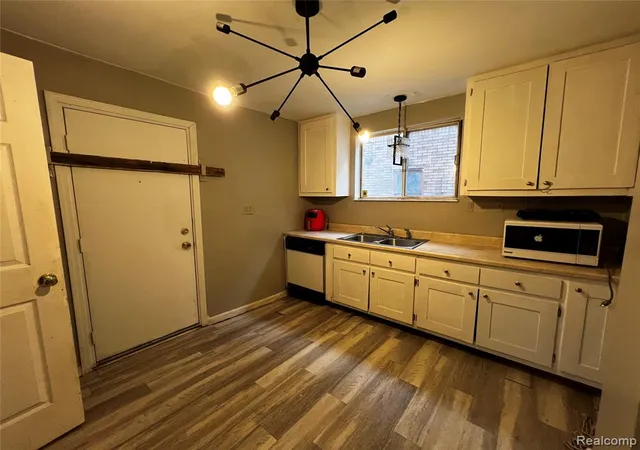 4th image of 5180 Webb St, Detroit, MI 48204 | MLS# 60991806