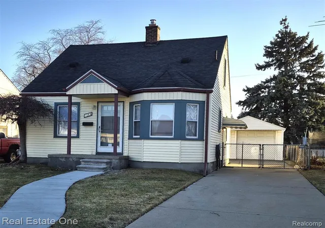 Homes for sale in Wyandotte, MI | 1069 Mulberry St, Wyandotte, MI 48192 | MLS# 60995690