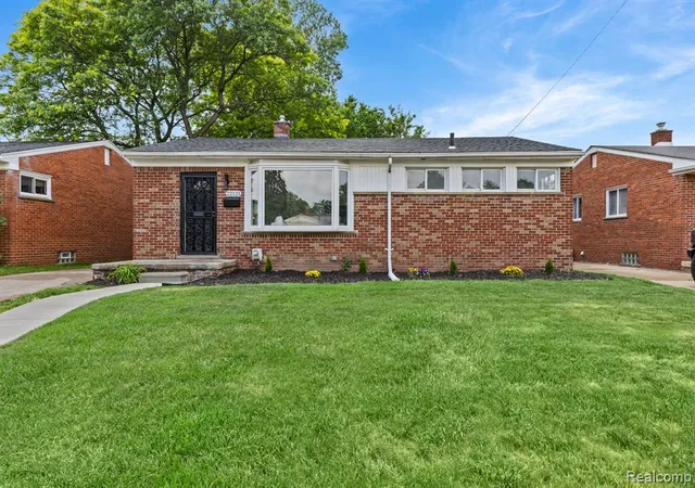 Photo 1 of Single family home for sale at 22121 Whitmore St, Oak Park, MI 48237 | MLS# 61018852 | Listing updated on 2026-09-06