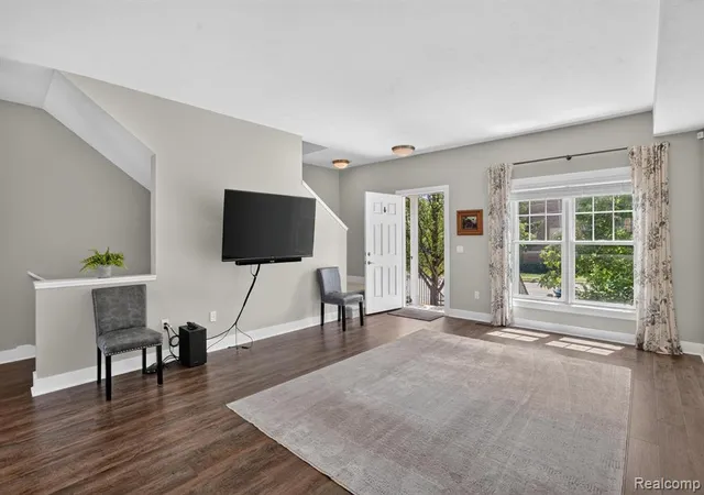 Listing Photo 4 - Condo for sale in building located at 352 W Grand River Ave, East Lansing, MI 48823 - Unit #3
