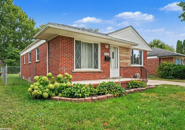 Photo 3 of Single family home for sale at 26740 Barbara St, Roseville, MI 48066 | MLS# 50219827 | Listing updated on 2026-09-18