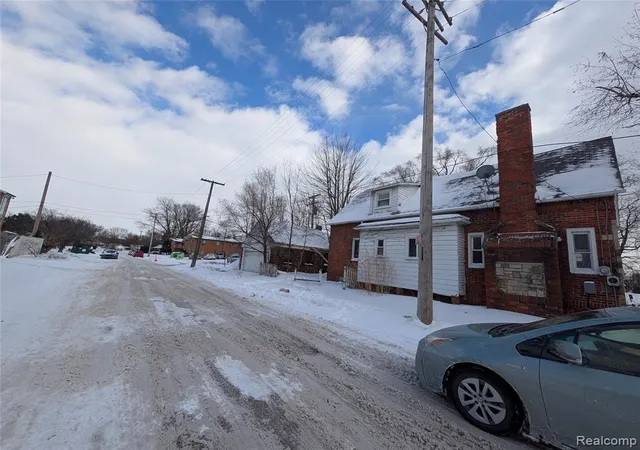 3rd image of 3808 Cadieux Rd, Detroit, MI 48224 | MLS# 60967324