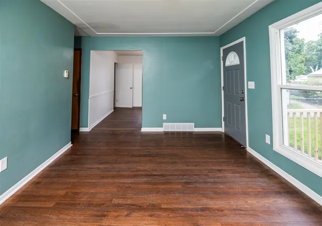 Photo 3 of Sale Pending at 1015 Merrill Ave, Grand Rapids, MI 49503 | MLS# 70552536 | Listing updated on 2026-08-27
