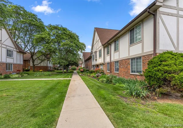 Homes for sale in Southfield, MI | 30220 Southfield Rd, Southfield, MI 48076 | MLS# 61007064