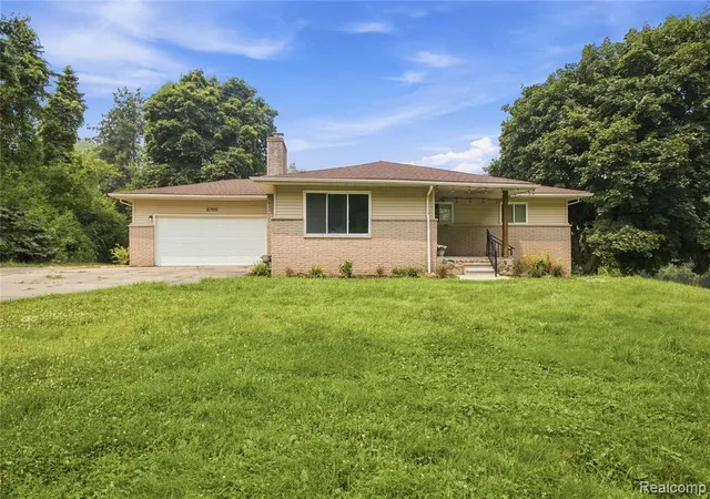 1st image of 4700 Indianwood Ct, Clarkston, MI 48348 2239 | MLS# 61023473