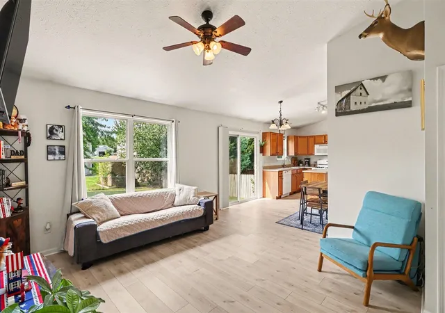 4th image of 3006 Arctic Ave, Kalamazoo, MI 49004 | MLS# 70551451