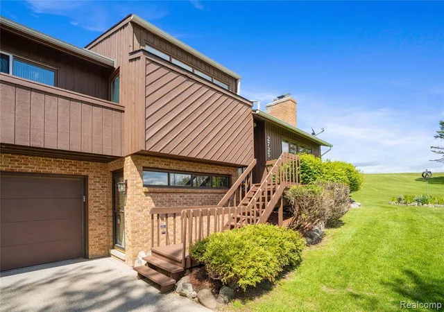Photo 5 of Single family home for sale at 2725 Cooley Lake Rd, Highland, MI 48356 3310 | MLS# 60992846 | Listing updated on 2026-09-02
