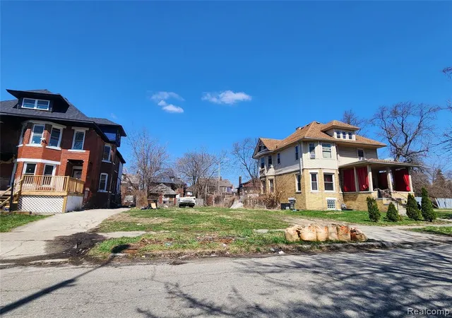 1st image of 130 Hazelwood St, Detroit, MI 48202 | MLS# 60983882