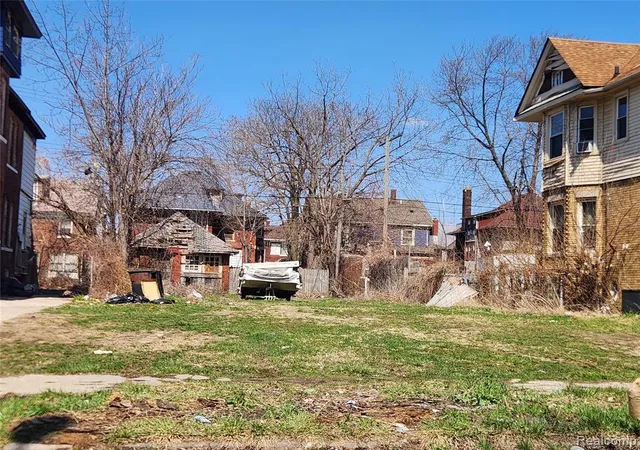 2nd image of 130 Hazelwood St, Detroit, MI 48202 | MLS# 60983882