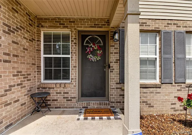 Photo 3 of Sale Pending at 26830 Parkside Dr, Taylor, MI 48180 7556 | MLS# 61023211 | Listing updated on 2026-08-27