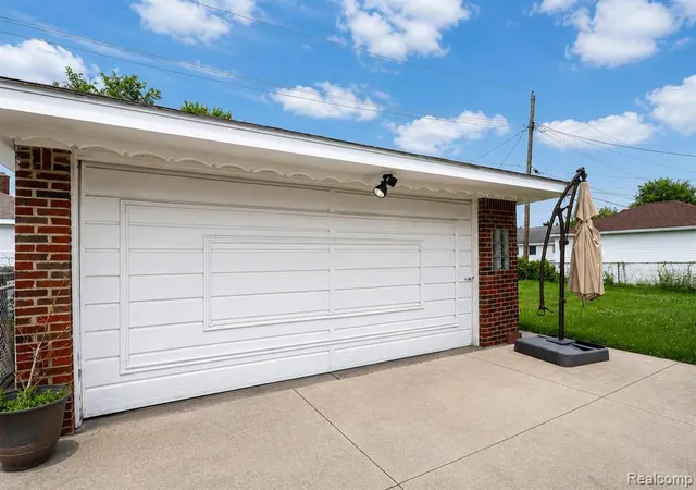 28th image of 11085 Busch Ave, Warren, MI 48089 | MLS# 61007362