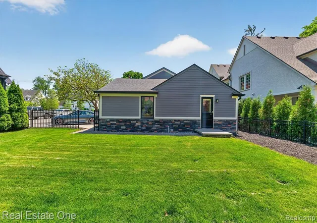 39th image of 810 Harmon St, Birmingham, MI 48009 1331 | MLS# 60998223