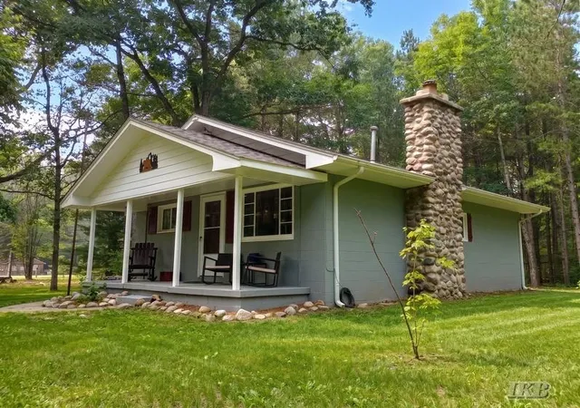 Photo 3 of Single family home for sale at 6114 Indian Lake Dr, Gladwin, MI 48624 | MLS# 50215408 | Listing updated on 2026-07-28