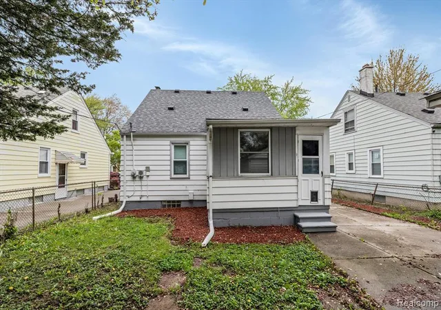 Homes for sale in Harper Woods, MI | 20000 Roscommon St, Harper Woods, MI 48225 | MLS# 60392617