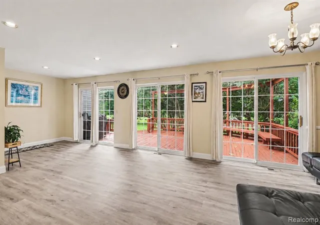 Photo 5 of Single family home for sale at 35810 Fredericksburg Rd, Farmington Hills, MI 48331 | MLS# 61014072 | Listing updated on 2026-08-23