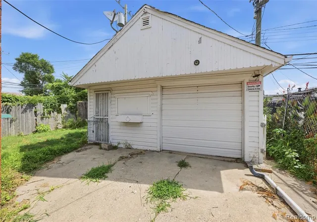 Photo 4 of Sale Pending at 19634 Stotter St, Detroit, MI 48234 3140 | MLS# 61024050 | Listing updated on 2026-09-02