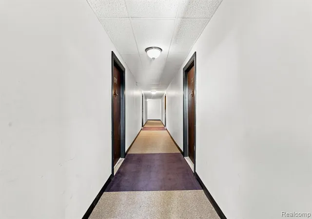 Listing Photo 2 - Condo for sale in building located at 32005 W 12 Mile Rd, Farmington Hills, MI 48334 - Unit #208