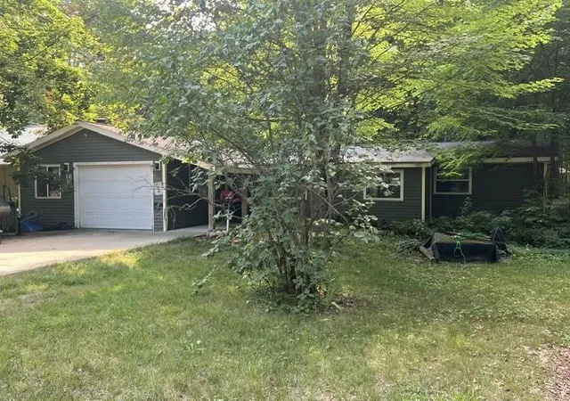 Photo 1 of Single family home for sale at 723 Circle Dr, Harrison, MI 48625 | MLS# 50217724 | Listing updated on 2026-08-08