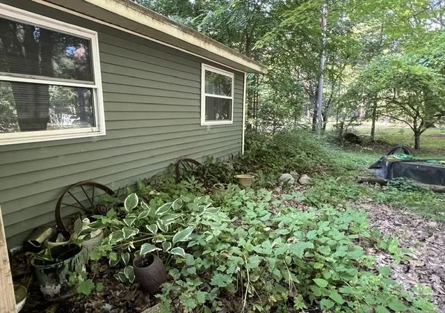Photo 3 of Single family home for sale at 723 Circle Dr, Harrison, MI 48625 | MLS# 50217724 | Listing updated on 2026-08-08