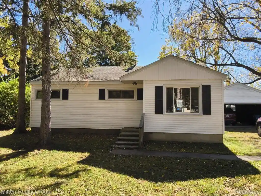 Photo 1 of Single family home for sale at 6169 Van Syckle Ave, Waterford, MI 48329 | MLS# 61041057 | Listing updated on 2026-10-23