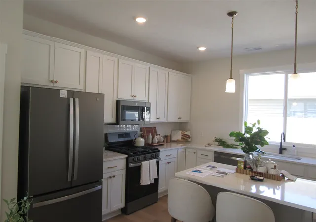 Photo 4 of Condo for sale at 6114 Stahl Dr #16, Spring Lake, MI 49456 | MLS# 70514028 | Listing updated on 2026-09-17