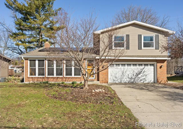 1st image of 5023 Creekview Dr, Grand Rapids, MI 49508 | MLS# 70519379