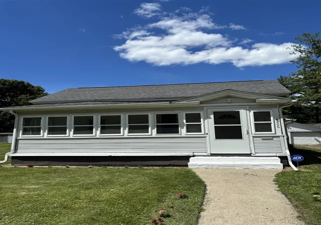 Homes for sale in Jackson, MI | 200 E Porter St, Jackson, MI 49202 | MLS# 70541218