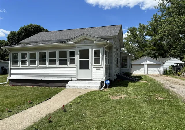 Homes for sale in Jackson, MI | 200 E Porter St, Jackson, MI 49202 | MLS# 70541218