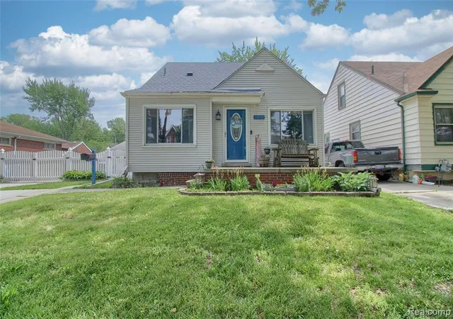 Homes for sale in Lincoln Park, MI | 1813 Buckingham Ave, Lincoln Park, MI 48146 | MLS# 61001475