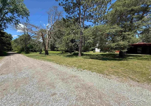 4th image of 1800 W Shepherd Rd, Midland, MI 48642 | MLS# 50211637