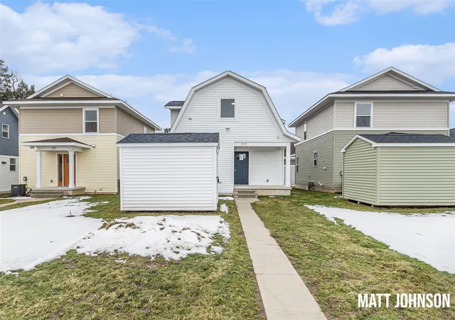 Photo 4 of Single family home for sale at 2109 Willard Ave, Grand Rapids, MI 49507 | MLS# 70523893 | Listing updated on 2026-07-13