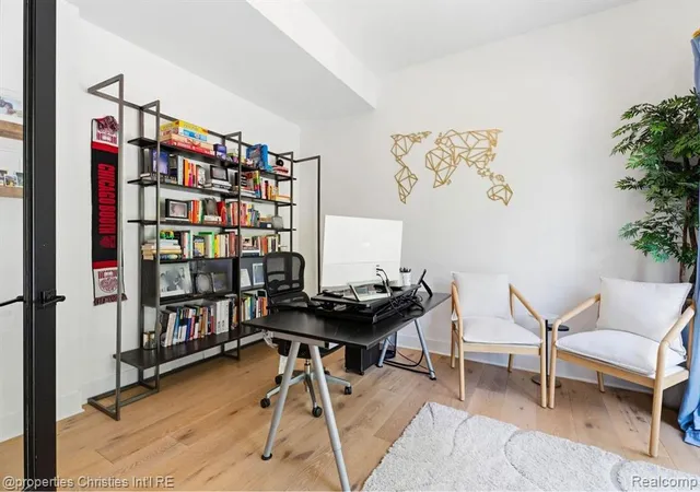 Listing Photo 5 - Condo for sale in building located at 710 Parent, Royal Oak, MI 48067