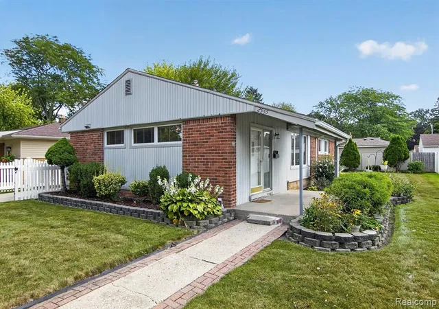 Photo 2 of Single family home for sale at 2565 Norwood Rd, Trenton, MI 48183 2463 | MLS# 61025399 | Listing updated on 2026-09-07
