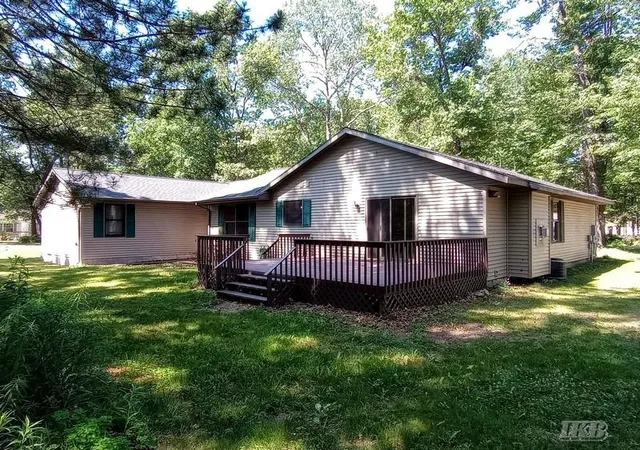 Homes for sale in Houghton Lake, MI | 105 Marigold Ln, Houghton Lake, MI 48629 | MLS# 50214211