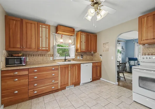 4th image of 222 Woodrow St, Fremont, MI 49412 | MLS# 70551934