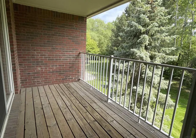 Listing Photo 5 - Condo for sale in building located at 15336 Yale Dr, Clinton Township, MI 48038 - Unit #227