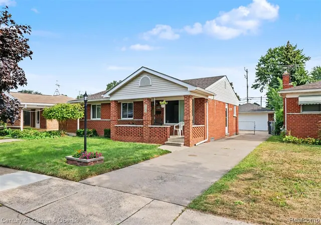 Photo 2 of Sale Pending at 3592 Lenore St, Melvindale, MI 48122 1118 | MLS# 61023789 | Listing updated on 2026-08-26