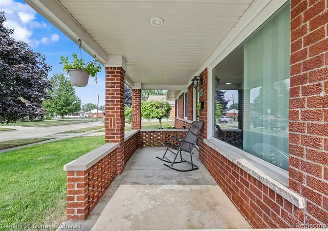 Photo 3 of Sale Pending at 3592 Lenore St, Melvindale, MI 48122 1118 | MLS# 61023789 | Listing updated on 2026-08-26